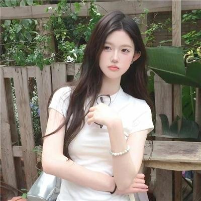 偷偷接吻